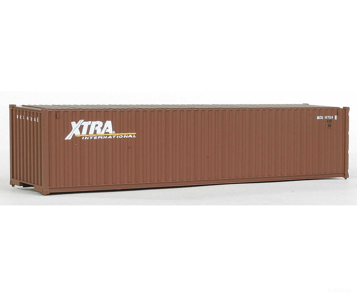 Walthers Scenemaster 8154 40’ Corrugated Container - Assembled -- Xtra (Brown White) Freight