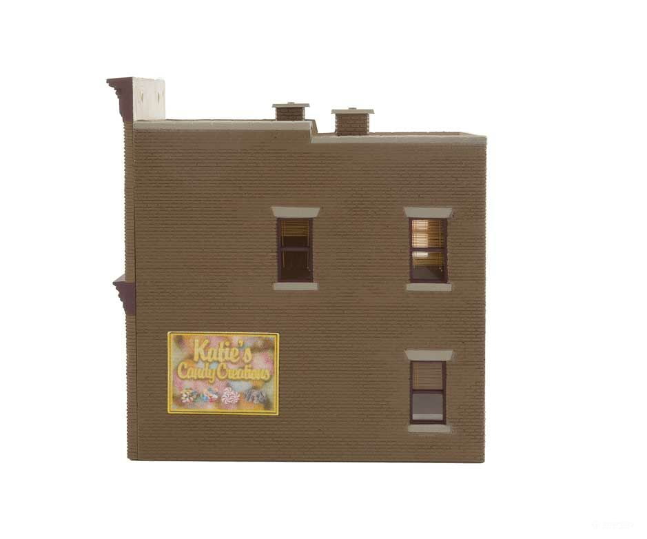 Walthers Trainline 808 Katie’s Candy Creations -- Assembled - 2-1/2 X 3-1/2 3-3/8’ 6.3 8.8