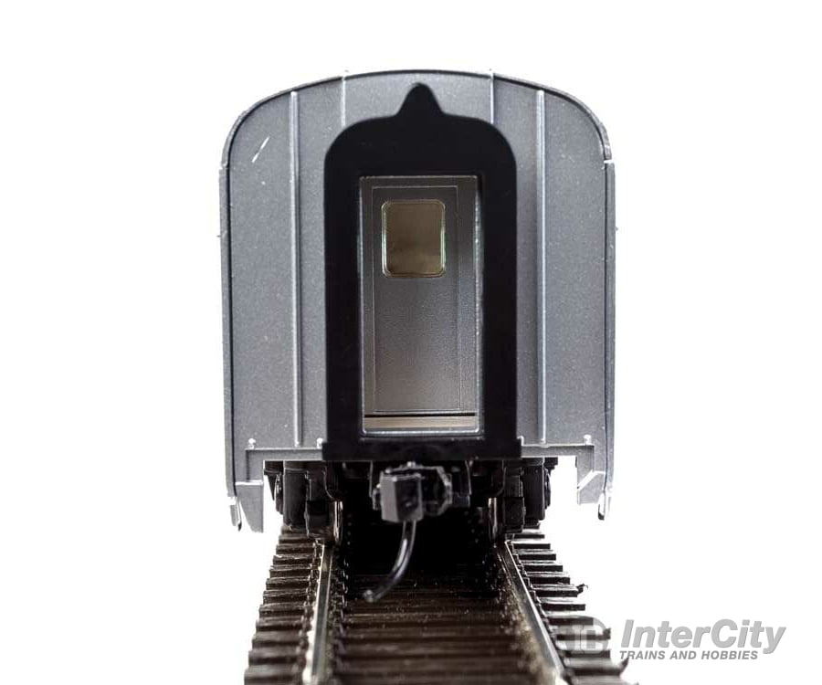 Walthers Mainline 30401 85 Budd Dome Coach - Ready To Run -- Amtrak (Phase Iii; Silver; Equal Red