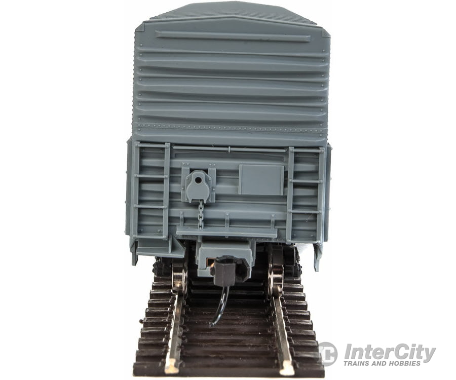 Walthers Mainline 3900 57 Mechanical Reefer - Ready To Run -- Undecorated Freight Cars