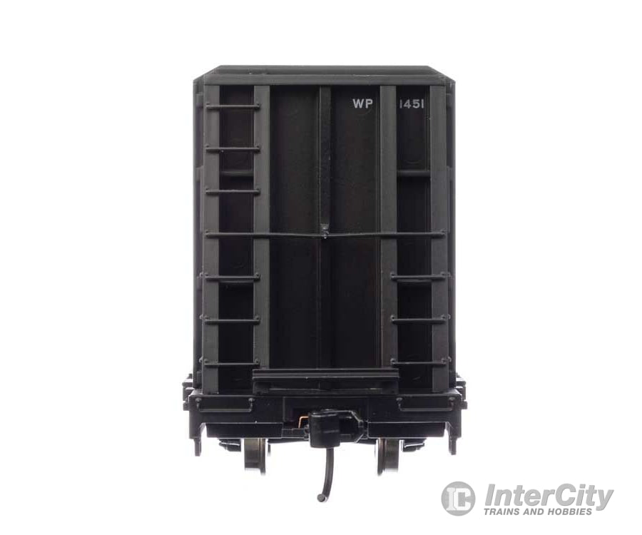 Walthers Mainline 50619 68 Bulkhead Flatcar - Ready To Run -- Western Pacific(Tm) #1451 Freight Cars