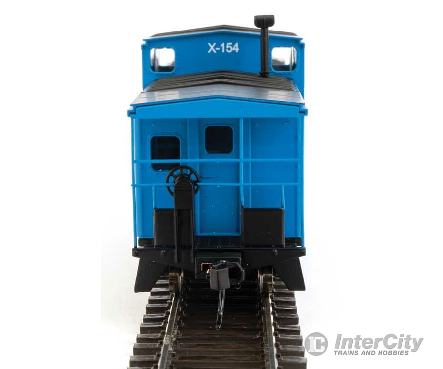 Walthers Mainline 8717 International Extended Wide-Vision Caboose - Ready To Run -- Great Northern