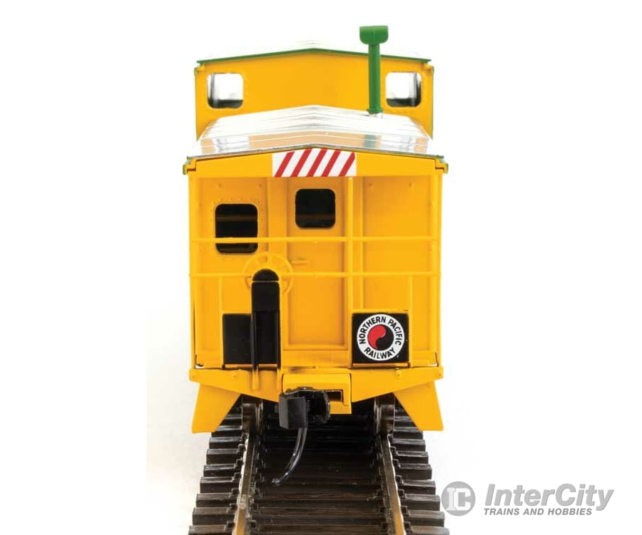 Walthers Mainline 8719 International Extended Wide-Vision Caboose - Ready To Run -- Northern Pacific