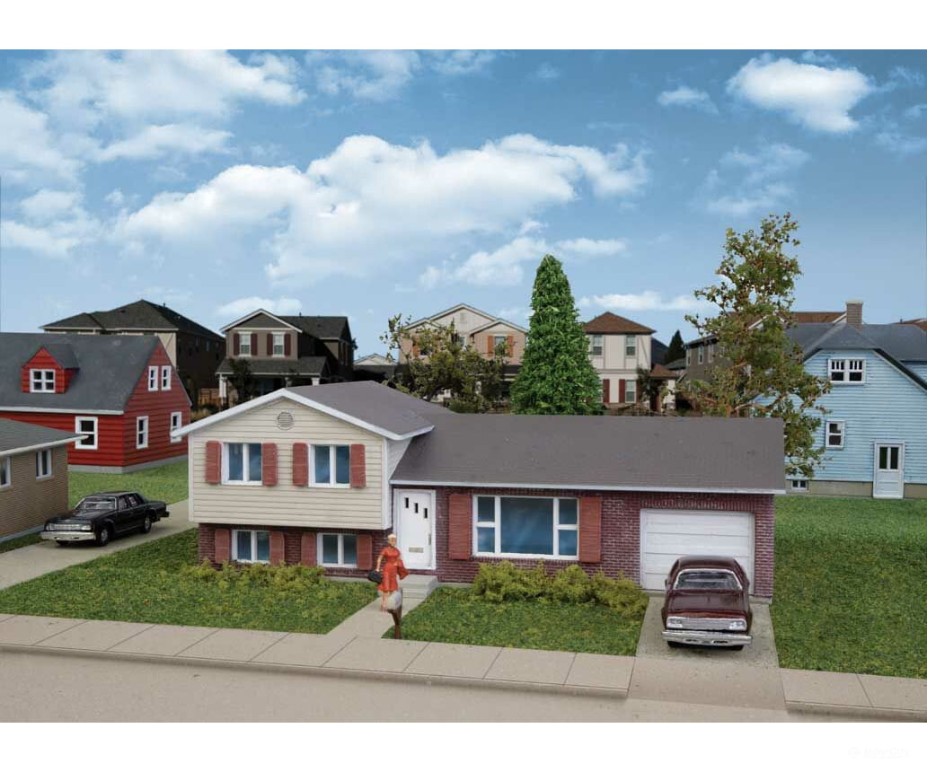Walthers Cornerstone 3840 Split-Level House -- Kit - 4 X 2-1/4 1-1/2 10.2 5.7 3.8Cm Structures