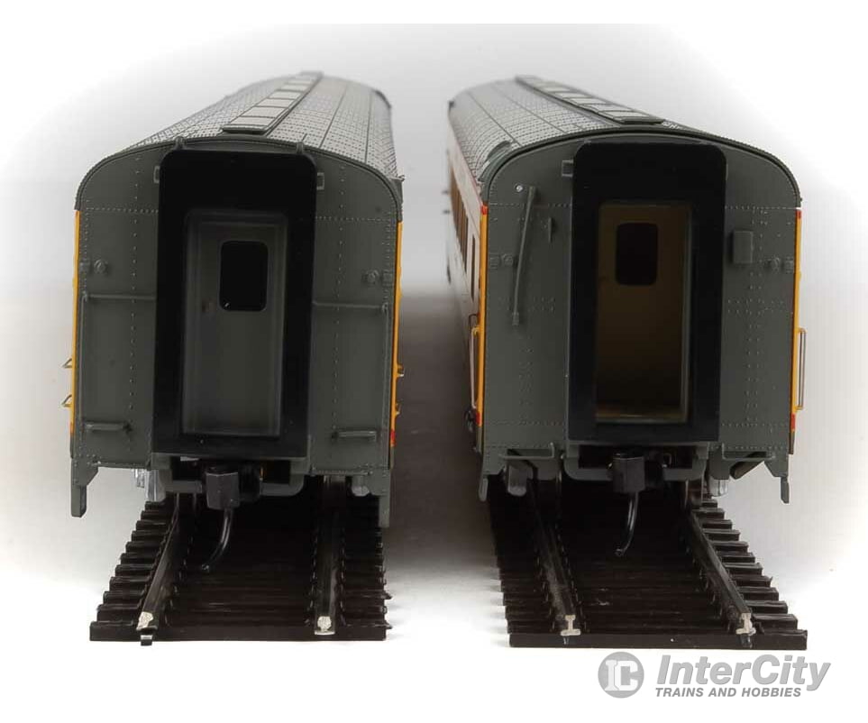 Walthers Proto 18004 85 Acf 44-Seat Coach - Standard Union Pacific(R) Heritage Fleet -- Portland