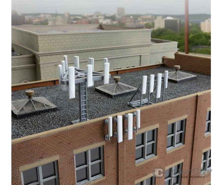 Walthers Scenemaster 4195 Mounted Communication Tower Array -- Kit Scenery Details