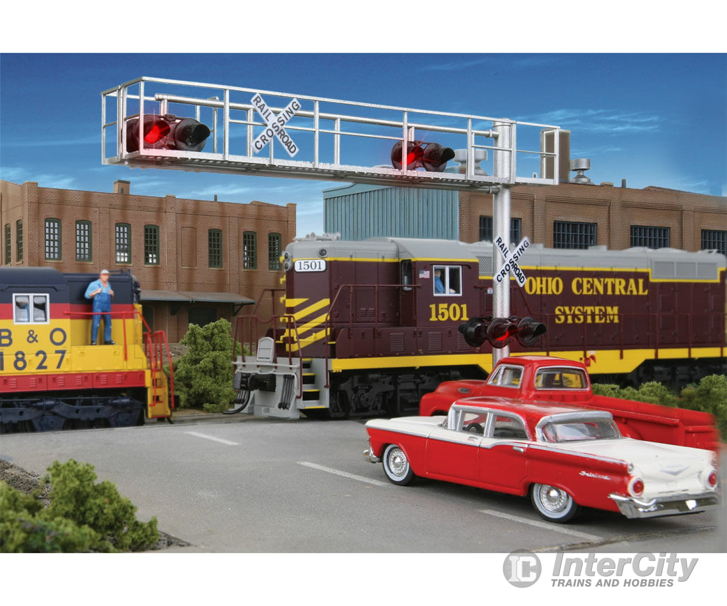 Walthers Scenemaster 4330 Modern Cantilever Grade Crossing Signal -- Two-Lane Signals & Catenary