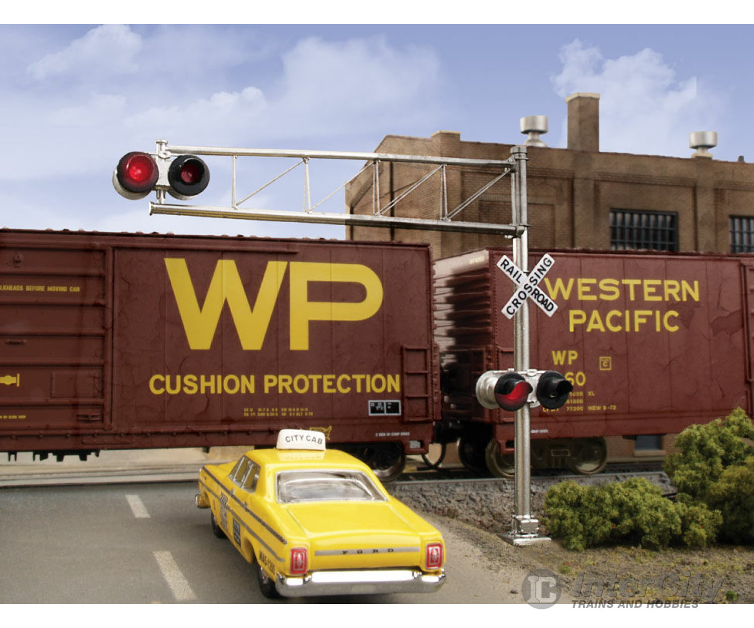 Walthers Scenemaster 4332 Post-1960S Cantilever Grade Crossing Signal -- Single-Lane Signals &