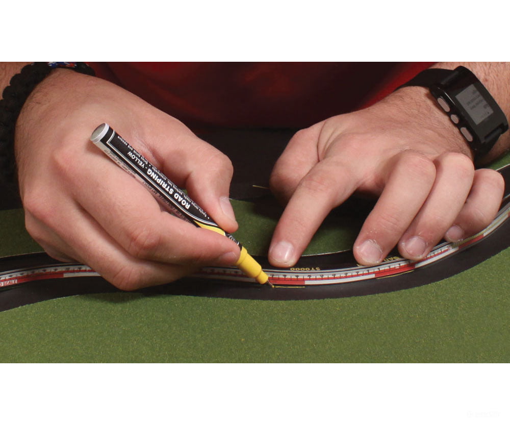 Woodland Scenics 1292 Road Striping Pen - Yellow Paint