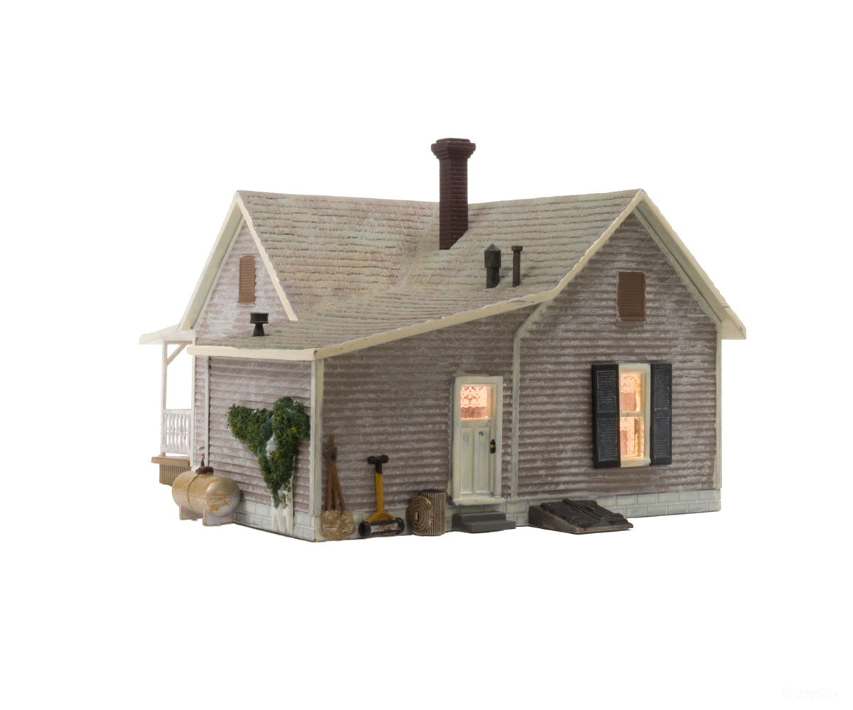 Woodland Scenics 4933 Old Homestead (Lit) N Scale Structures