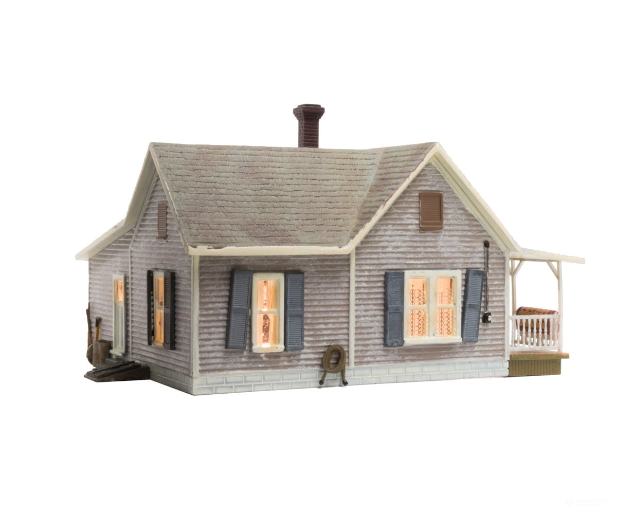 Woodland Scenics 5040 Old Homestead (Lit) Ho Scale Structures