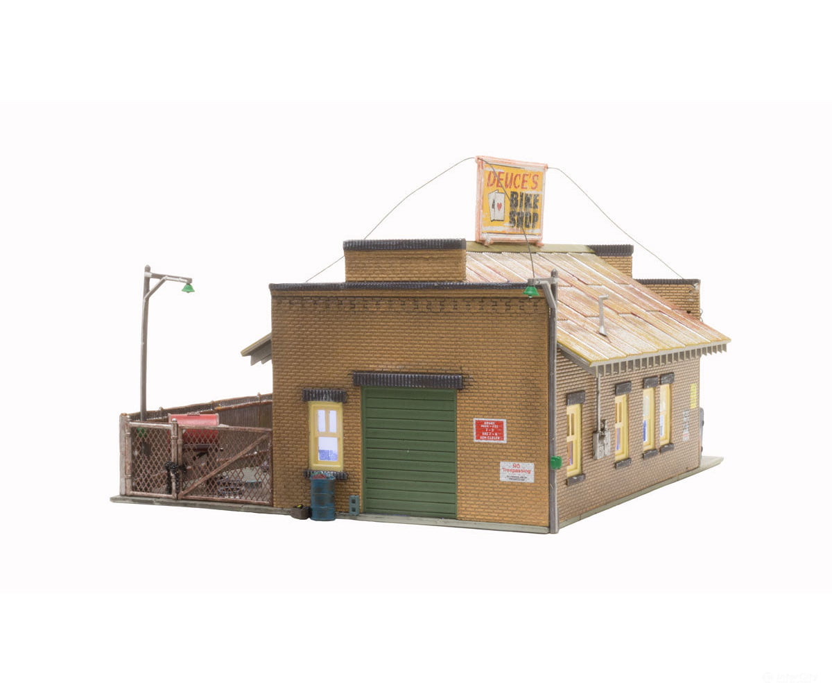 Woodland Scenics 5045 Deuce’s Bike Shop (Lit) Ho Scale Structures