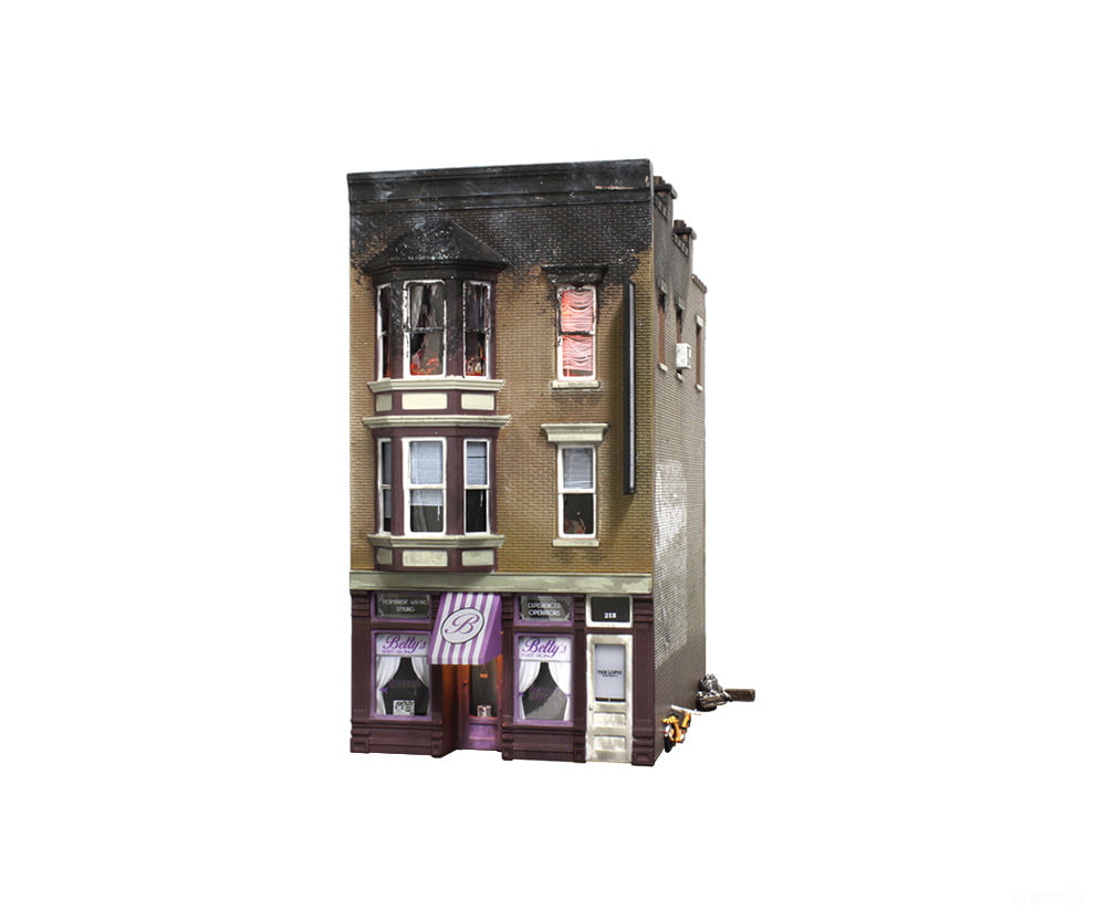 Woodland Scenics 5051 Betty’s Burning Building (Lit) Ho Scale Structures