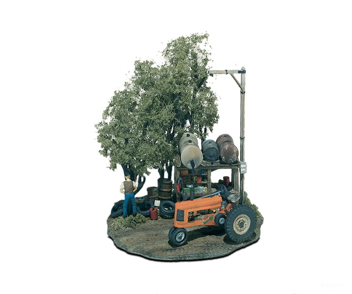 Woodland Scenics 112 Mini - Scene(Tm) Unpainted Metal Kit - - Tractor Pit Stop Other Scenery