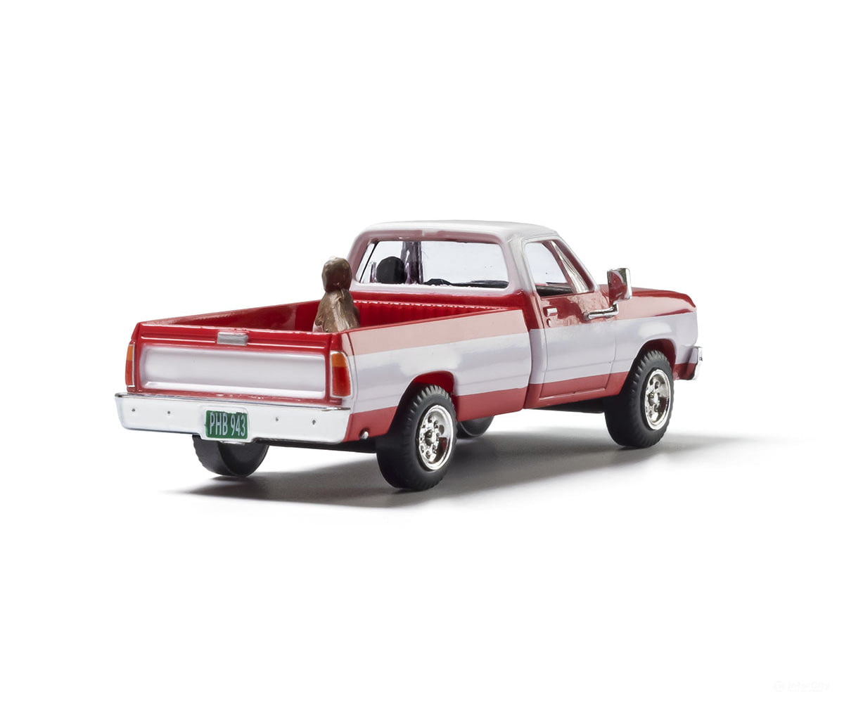 Woodland Scenics 5371 Truck - Modern Era Vehicles - - Red White Cars & Trucks