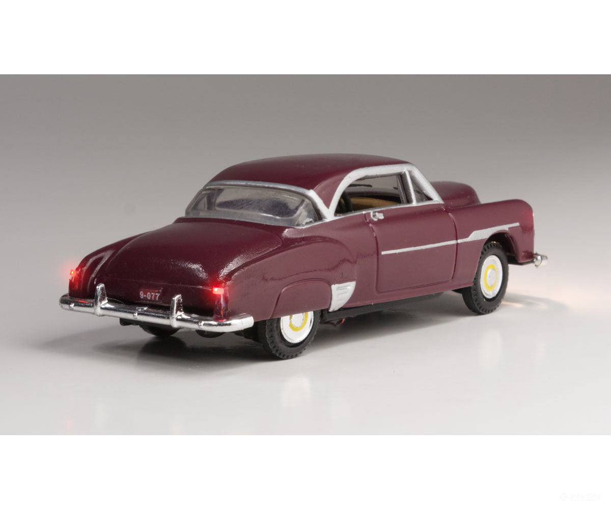 Woodland Scenics 5601 Just Plug(R) Lighted Vehicle Downtown Drive - Sedan (Maroon) Cars & Trucks