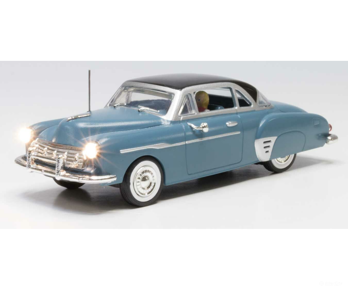 Woodland Scenics 5976 Comfy Cruise - Just Plug(R) Lighted Vehicle -- Blue Cars & Trucks