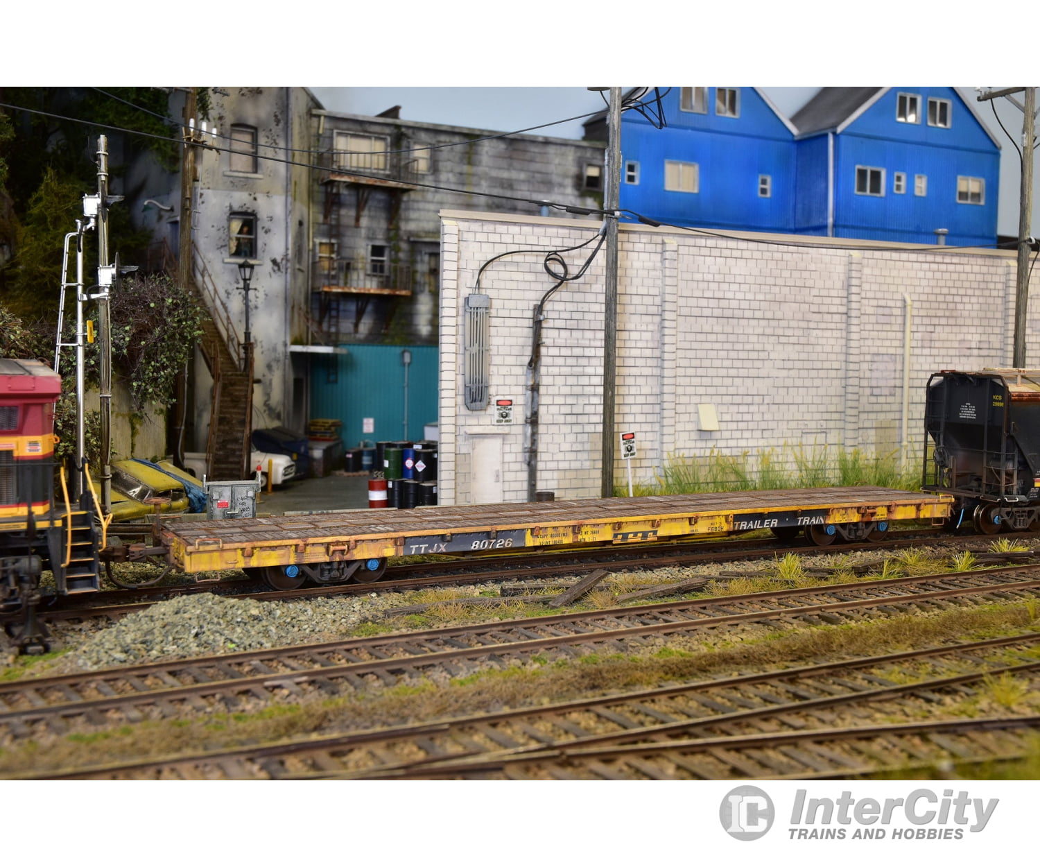 2024 Holiday Charity Auction: Dcc/Sound Loco + Cars Painted & Weathered By Boomer Diorama