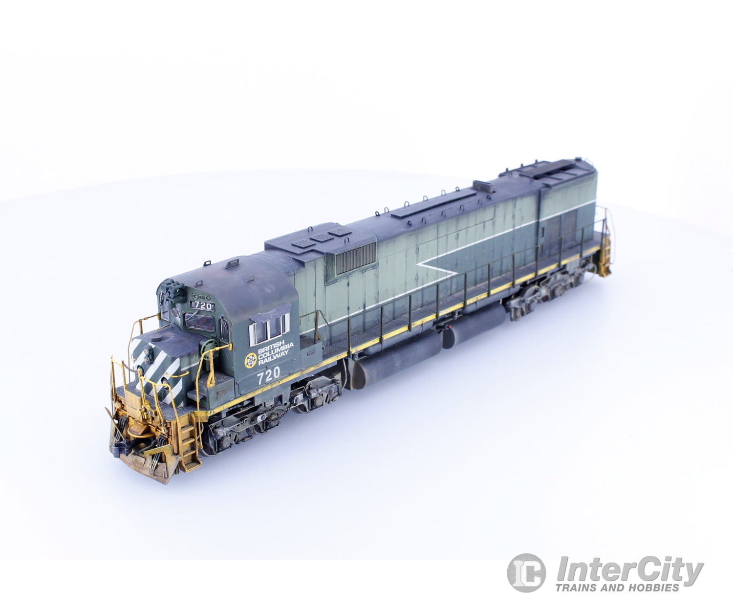 2025 Holiday Charity Auction: HO Bowser Customized BC Rail C-630 Locomotive and 2 Atlas Cars Painted & Weathered by