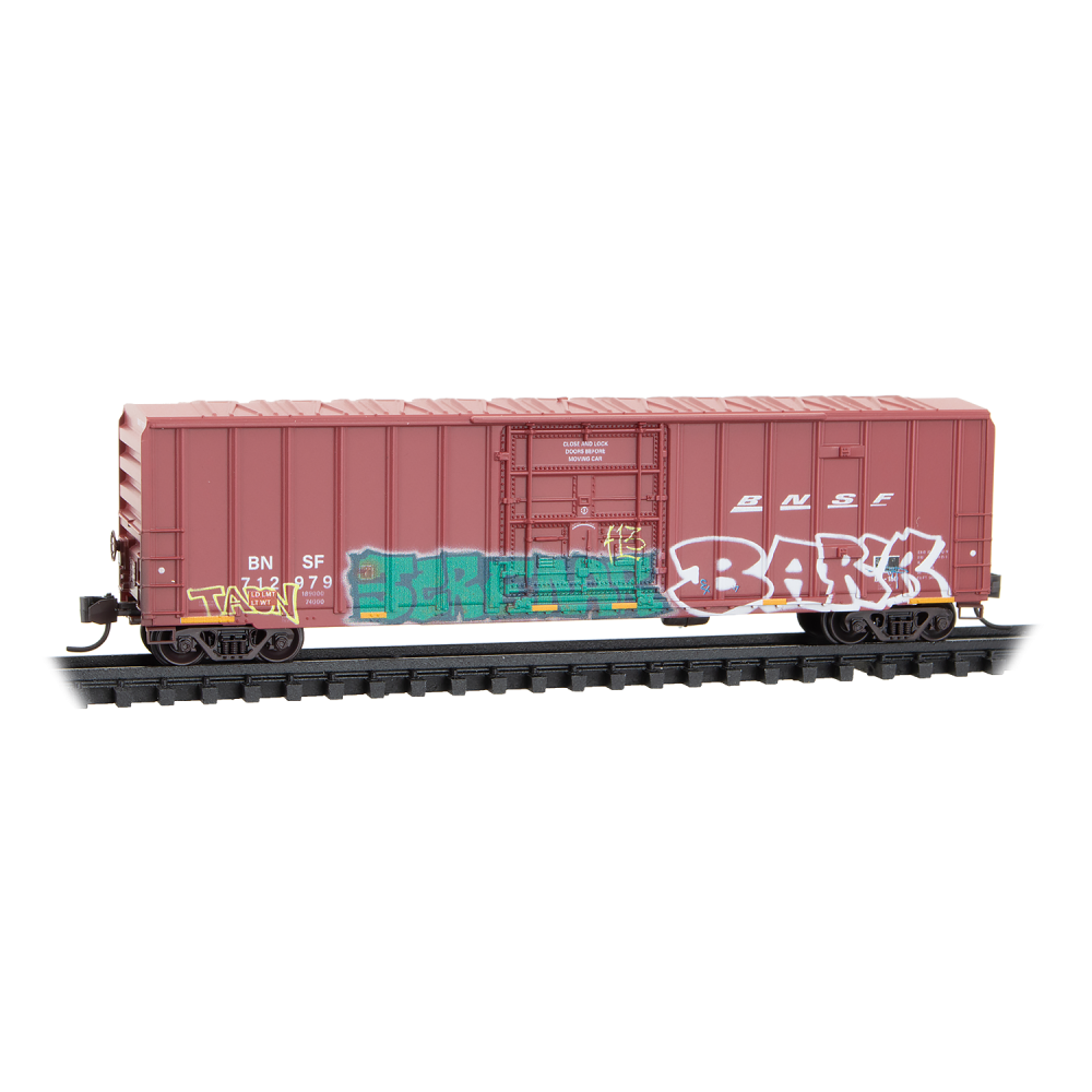 Micro Trains N 98302289 50' Rib-Side Plug-Door Boxcar No Roofwalk 3-Pack - BNSF Christmas Graffiti