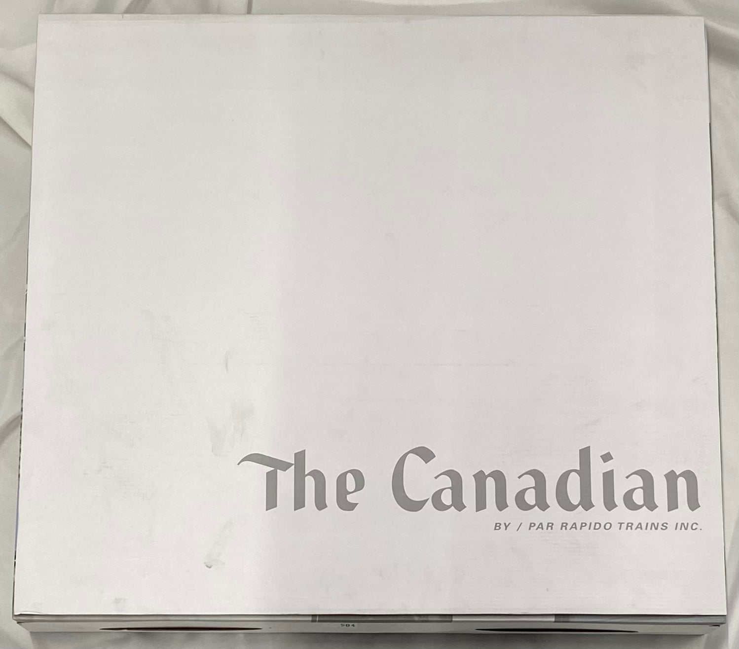 Rapido 210004 HO The Canadian 13 piece Set (Fully Lighted) Canadian Pacific Action Red (CP) 1411,1412,4476 DCC & Sound
