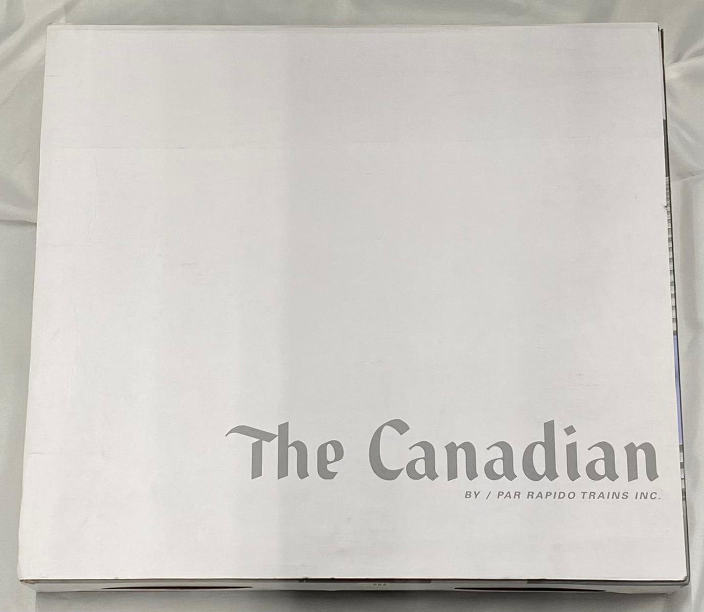 Rapido 210001 HO The Canadian 13 piece Set ( Fully Lighted) Block Scheme Canadian Pacific (CP) 1406,1407,1900 DCC & Sound