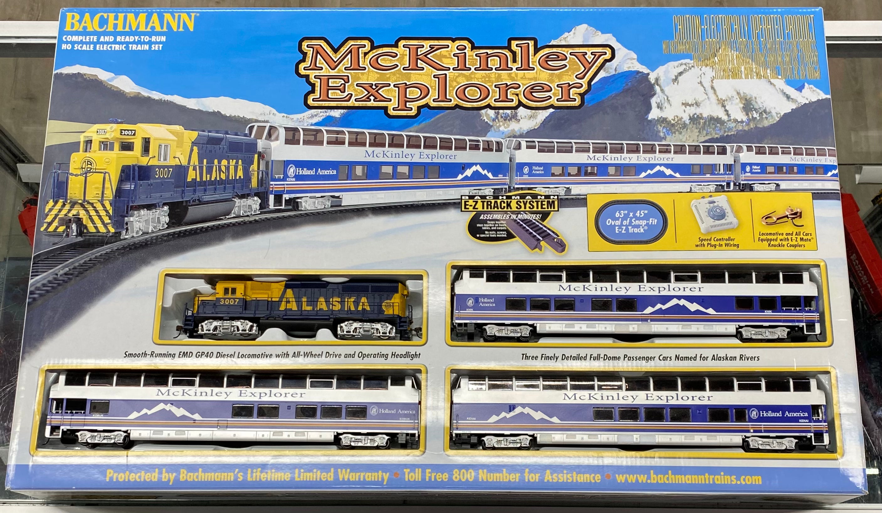 Bachmann 00694 HO McKinley Explorer Diesel Locomotive with 3 Double Deck Passenger Cars Alaska Railroad (ARR) 3007 Analog DC