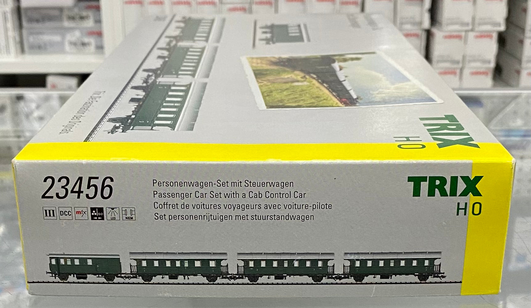 Trix 23456 HO DB Digital MFX w/Sound Passenger Car Set with Cab Control Car. Full Interior Lighting