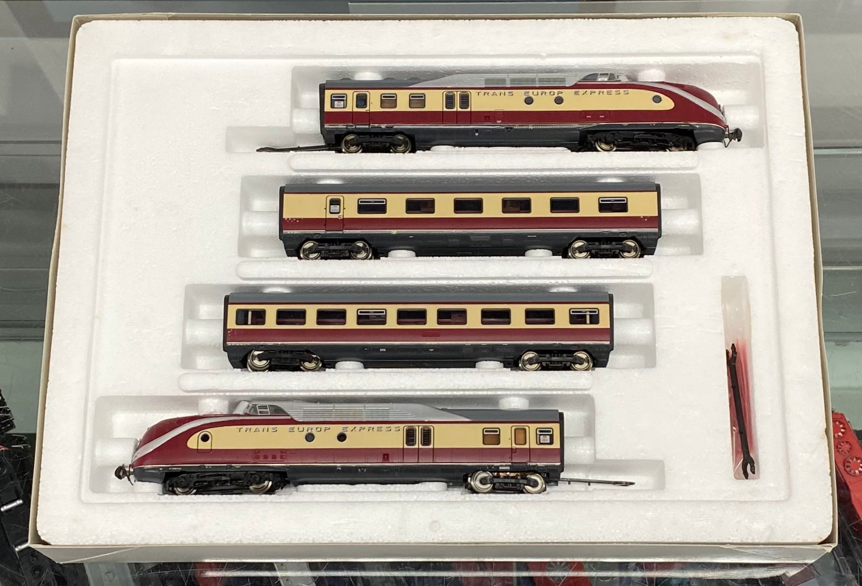Roco 43011 HO DB VT11.5 TEE Express Diesel Rail Train Digital DCC