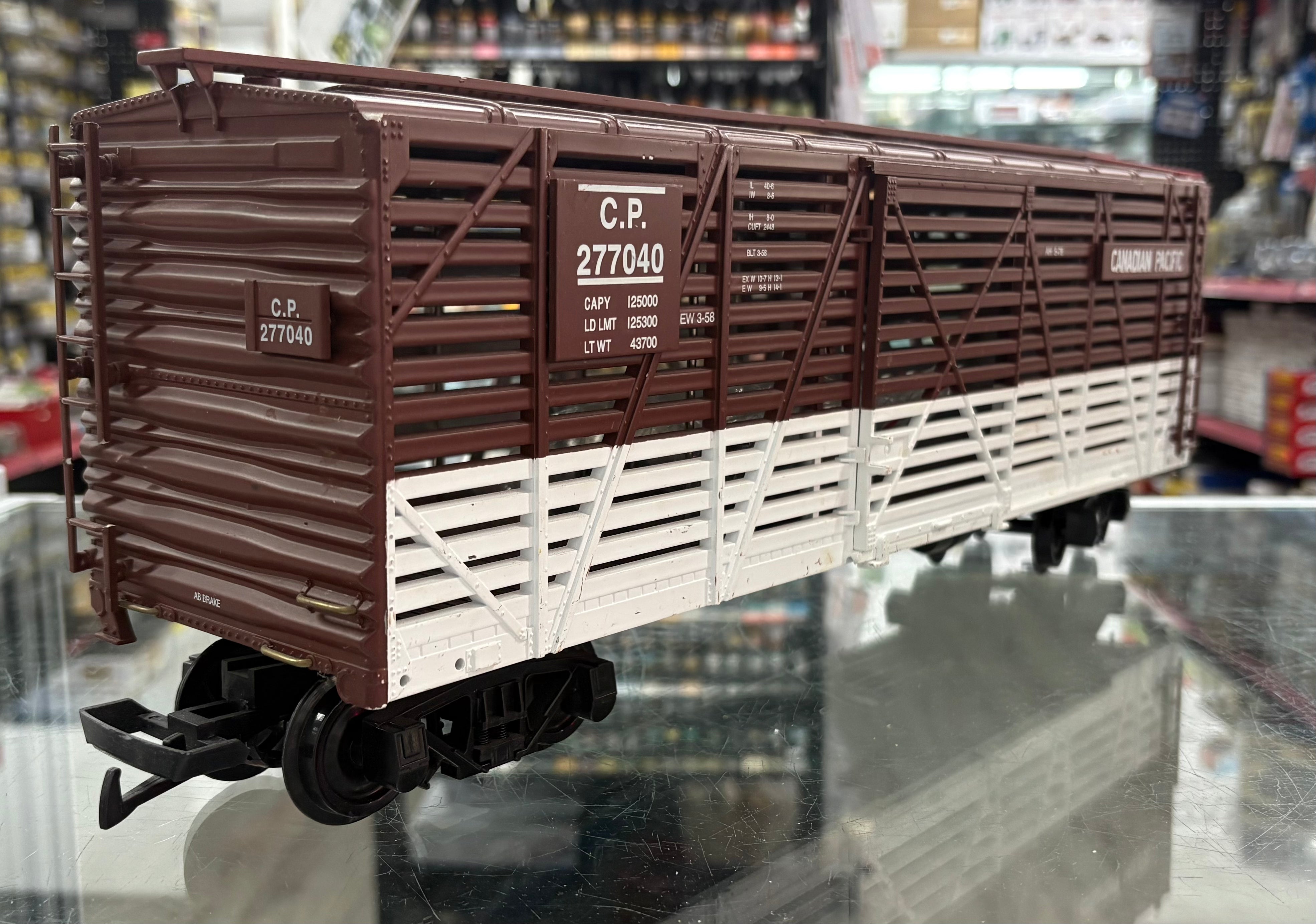 Aristo Craft 277040 G 40' Stock Car Canadian Pacific (CP) 277040