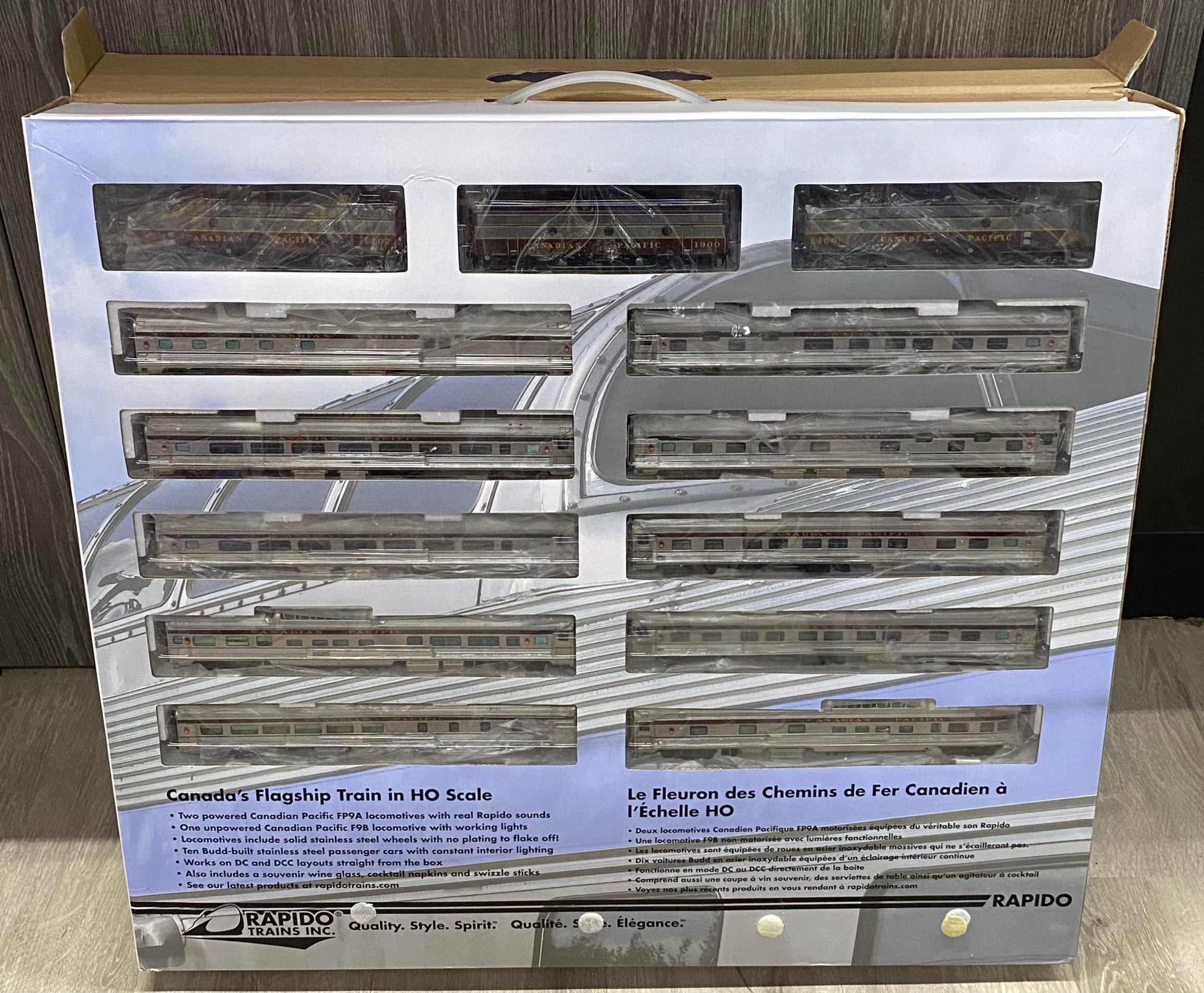 Rapido 210001 HO The Canadian 13 piece Set ( Fully Lighted) Block Scheme Canadian Pacific (CP) 1406,1407,1900 DCC & Sound