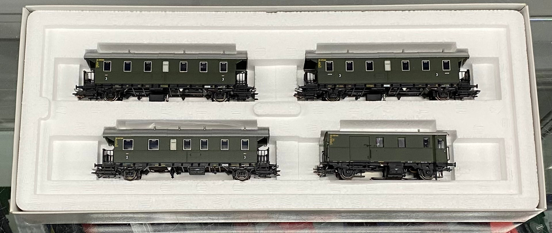 Trix 23456 HO DB Digital MFX w/Sound Passenger Car Set with Cab Control Car. Full Interior Lighting