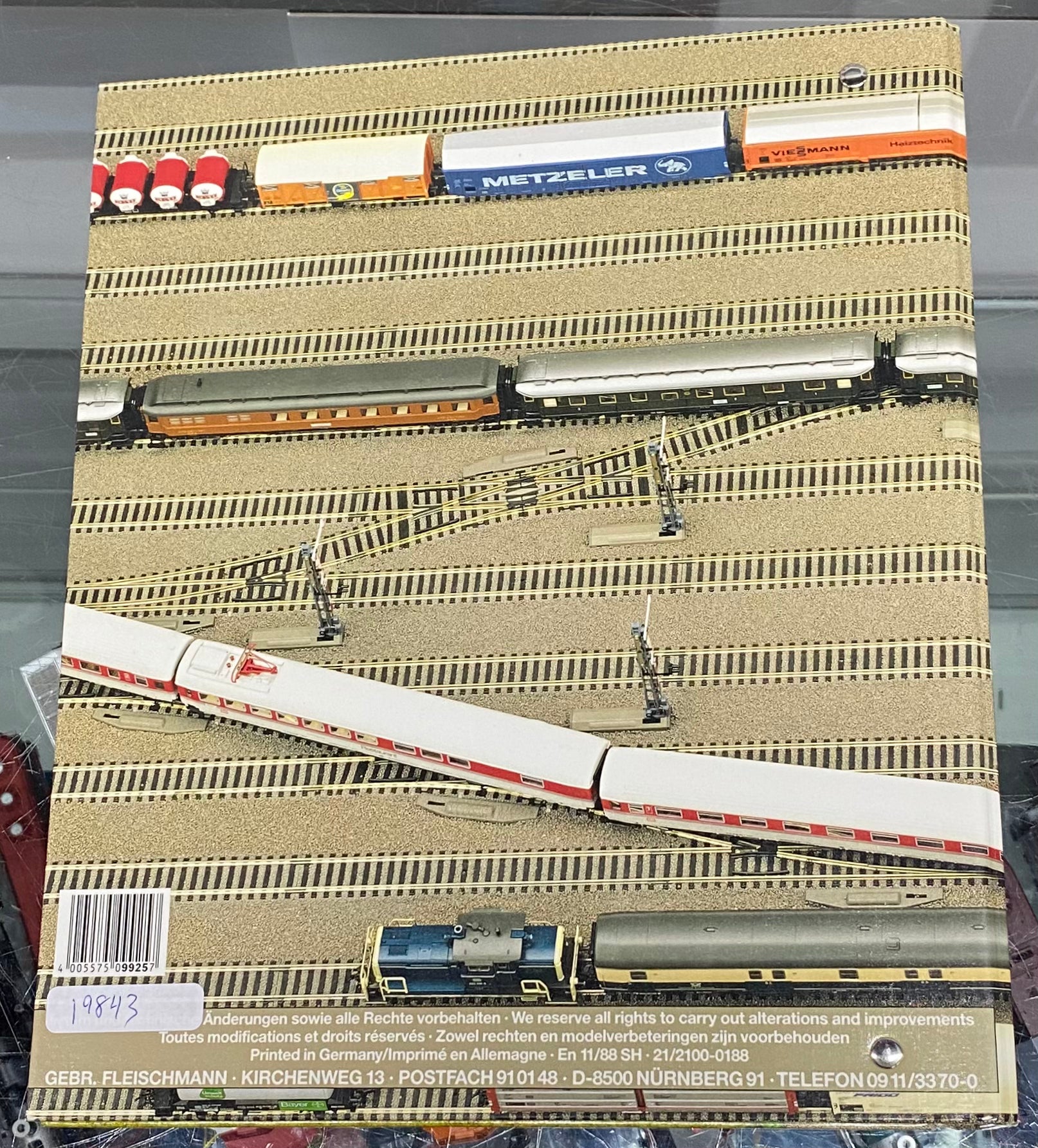 Fleischmann 9925 Das-profi-Modellbahnbuch - English
