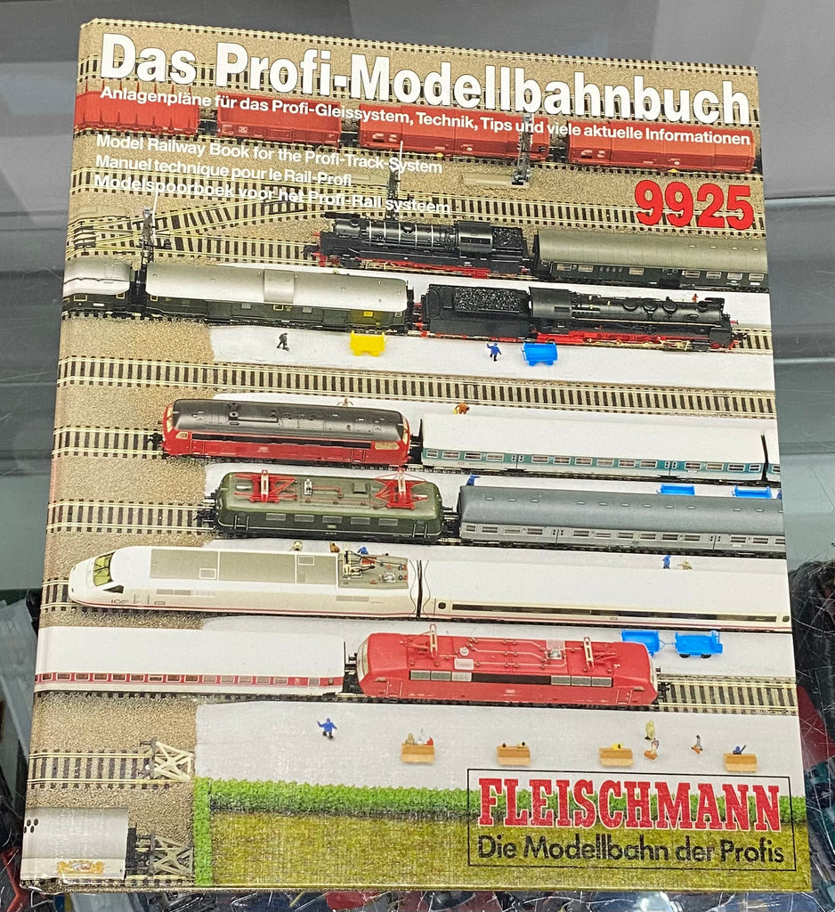Fleischmann 9925 Das-profi-Modellbahnbuch - English