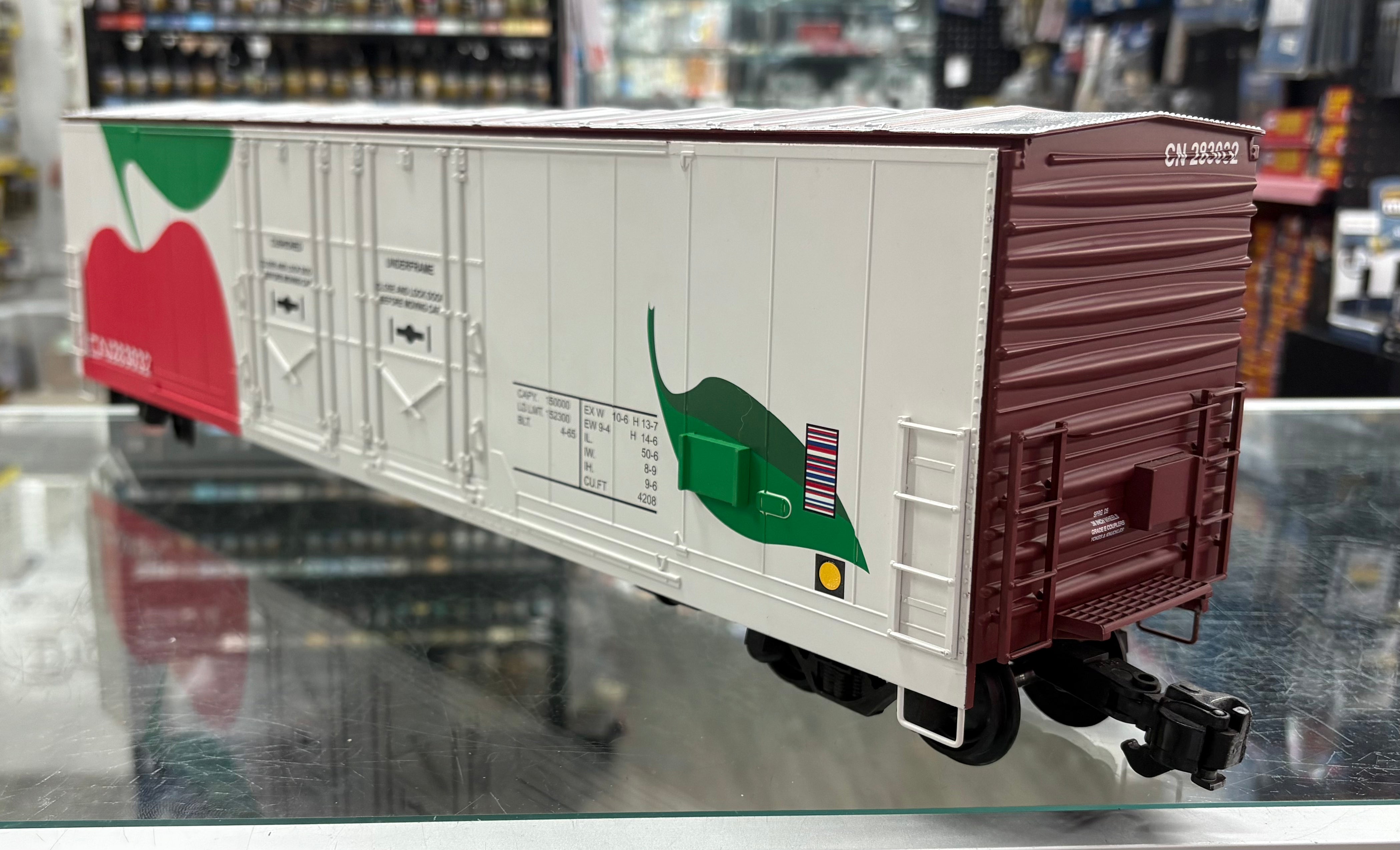 Aristo Craft 555700 G 50' Double Door Apple Boxcar Canadian National (CN) 283032