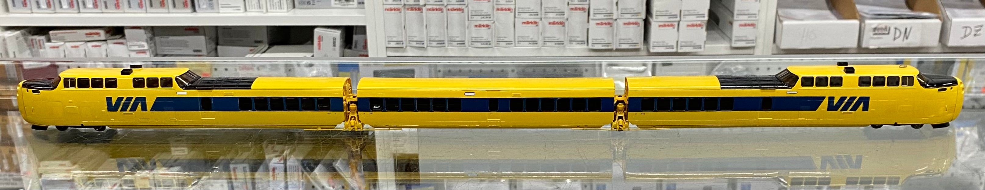 Rapido 200006 HO Turbo Train Rail Car Via Rail (VIA) DCC & Sound