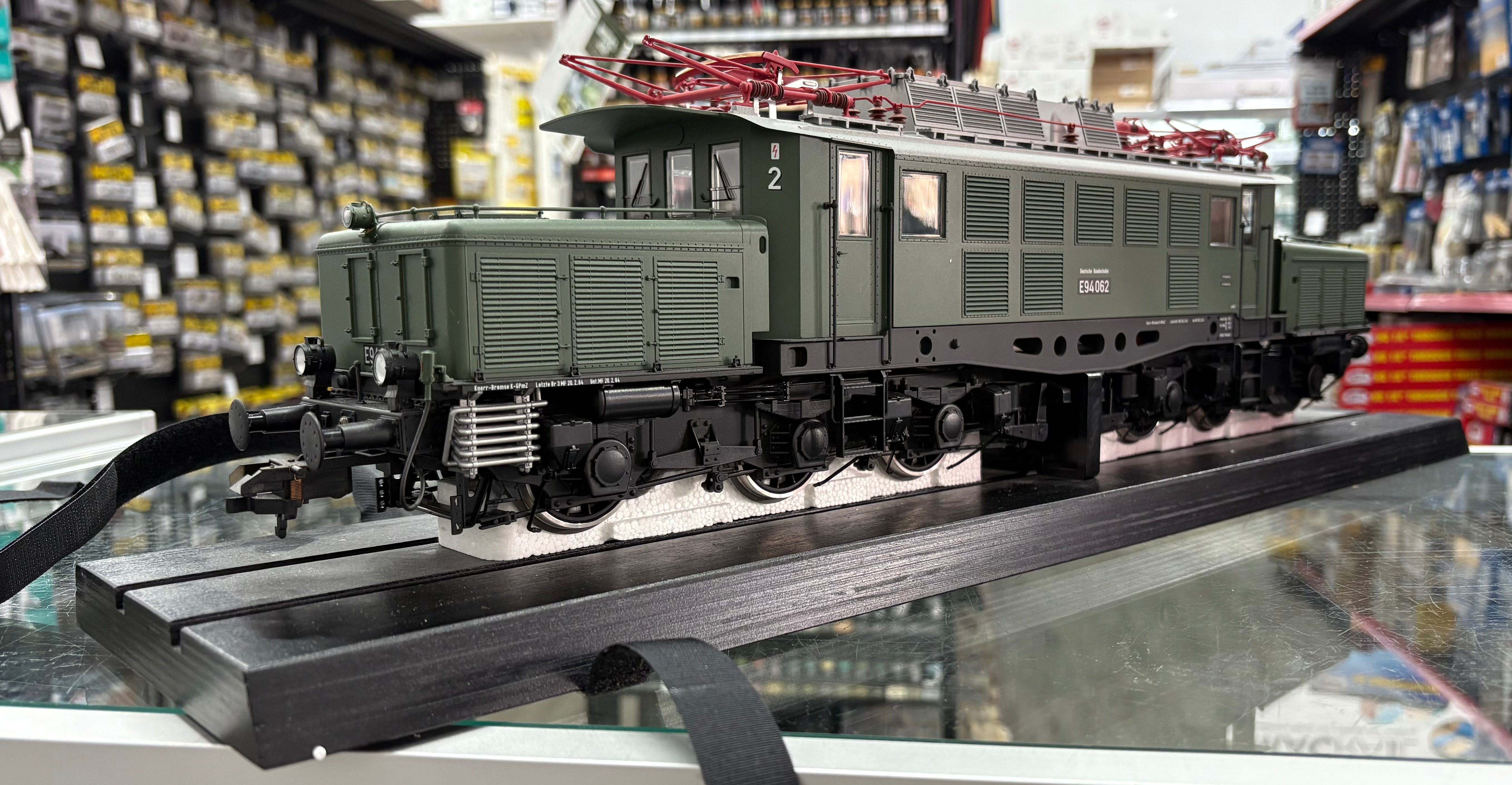 Marklin 55223 1-Gauge BR E94 'Crocodile' Electric Locomotive DB Era 3 - MFX Digital Sound