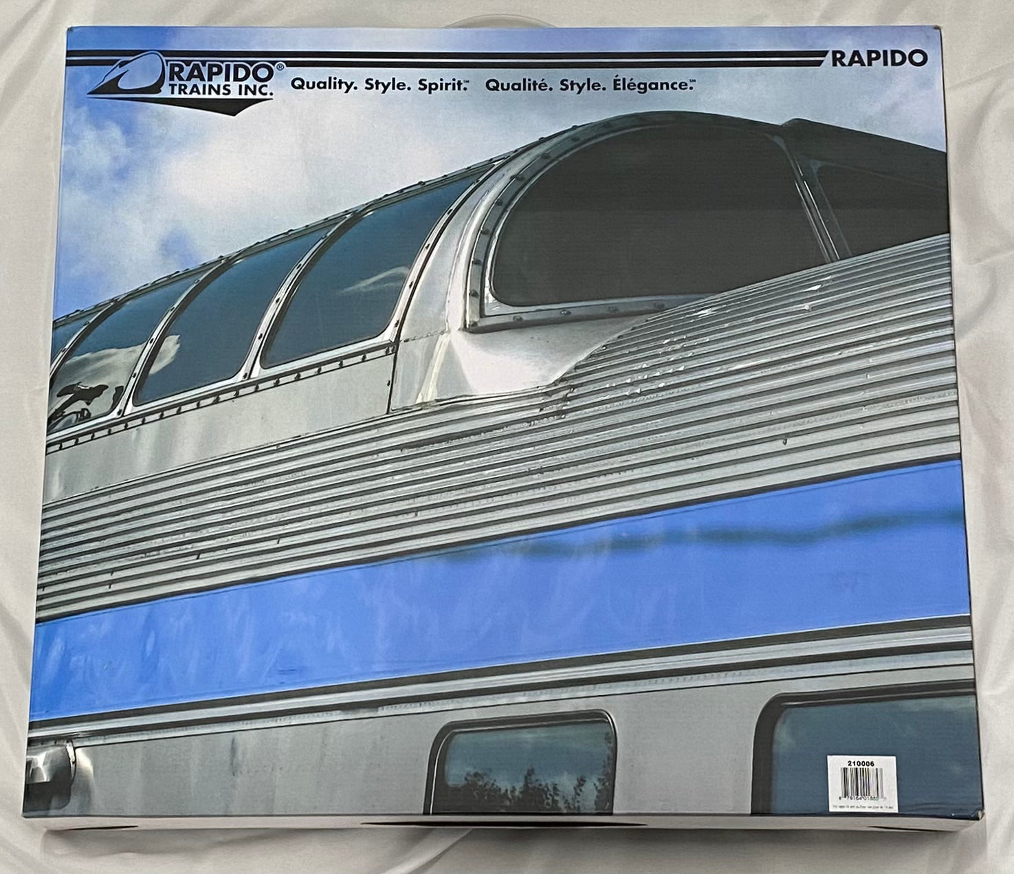 Rapido 210006 HO The Canadian 13 piece Set (Fully Lighted) Via Rail (VIA) 1405,1414,1965 DCC & Sound