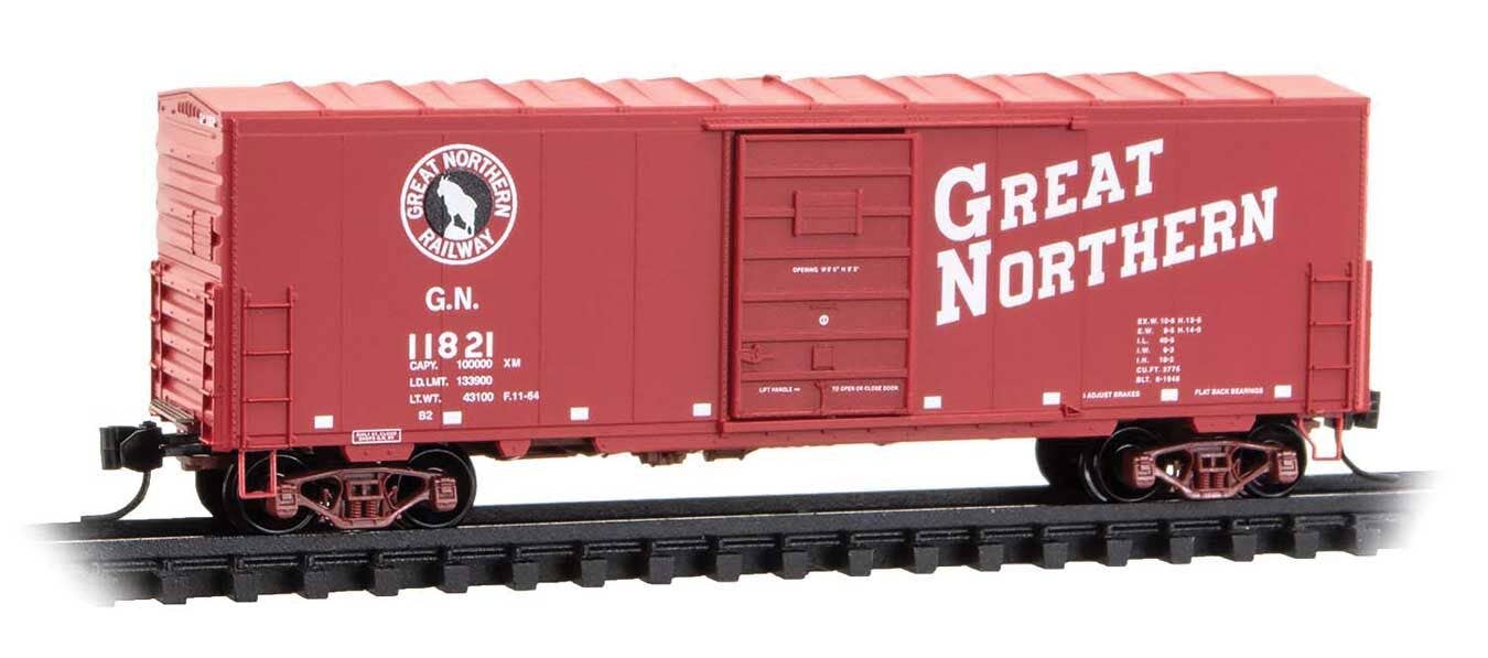 Micro Trains N 2400590 40' Single-Door Boxcar No Roofwalk - Great Northern #11821 (red, white, black, Rocky Logo)