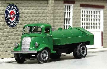 SYLVAN SCALE MODELS V370 1937 Studebaker Gasoline Tank Truck - Resin Kit -- Unpainted Resin Castings