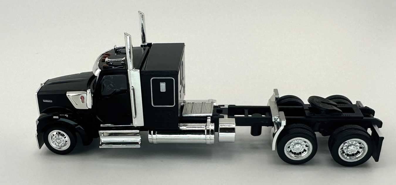 HO Logistics Replicas HO 990093 Kenworth 990 Flat-Top Sleeper-Cab Semi Tractor - Assembled - Black