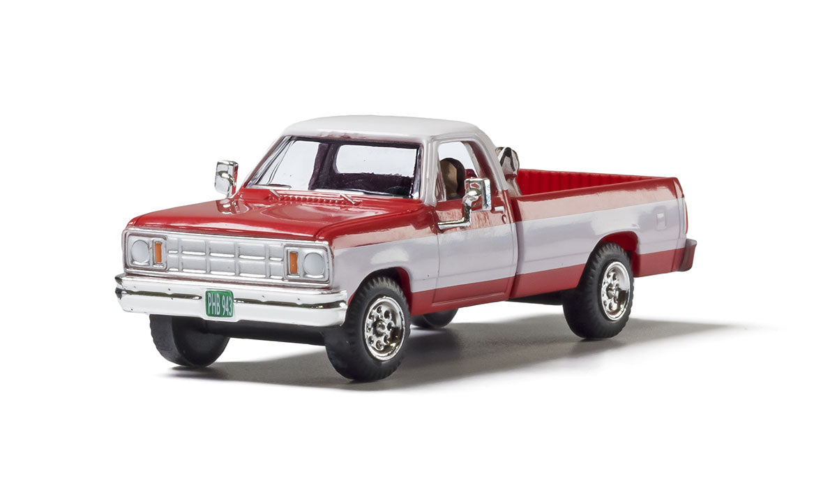 Woodland Scenics 5371 Truck - Modern Era Vehicles -- Red, White