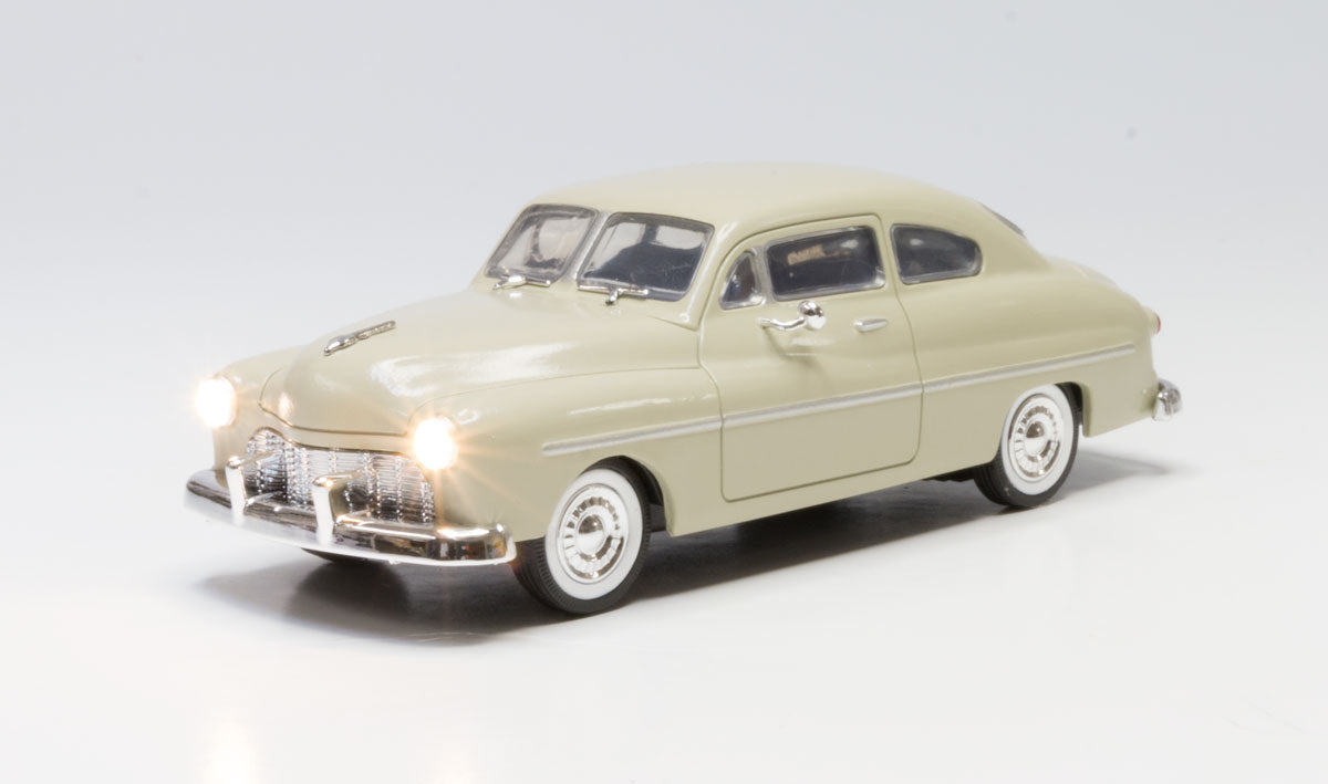 Woodland Scenics 5972 City Classic - Just Plug(R) Lighted Vehicle -- Ivory