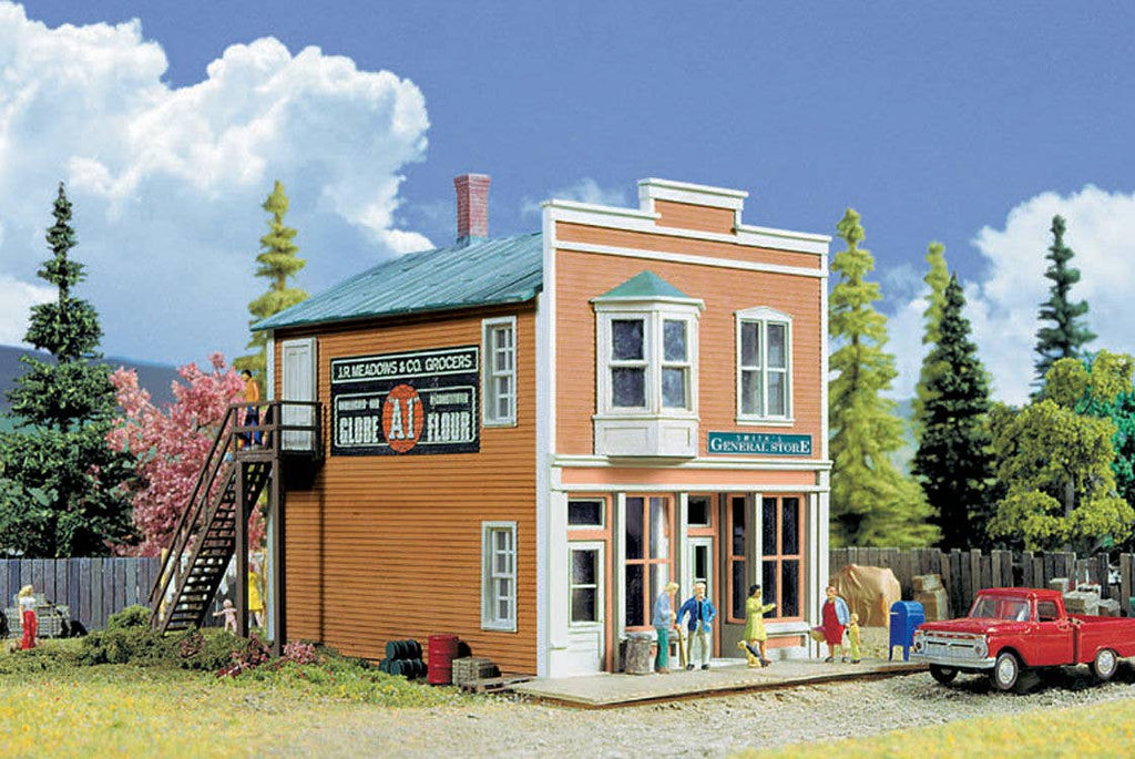 Walthers HO 3653 Smith's General Store - Kit - 5-3/4 x 5 x 5-1/2" 14.3 x 12.5 x 13.7cm