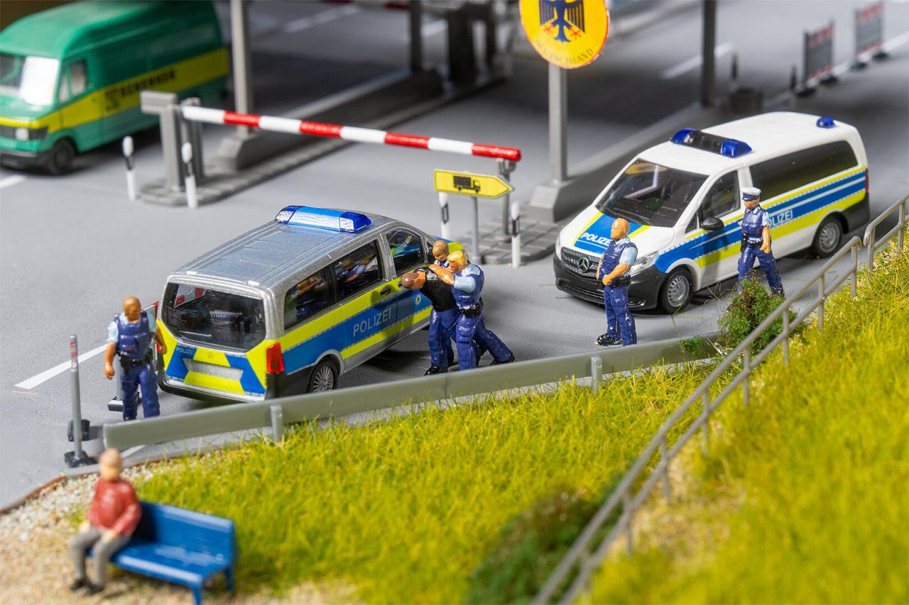 Faller 151716 HO Policemen