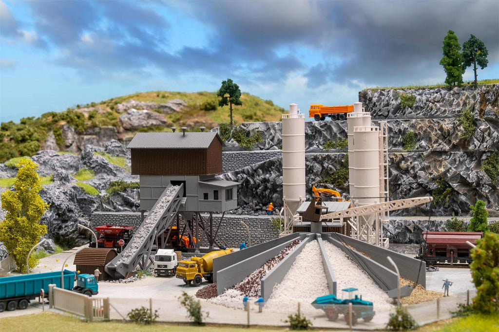 Faller 222228 N Concrete mixing plant with gravel loading silo