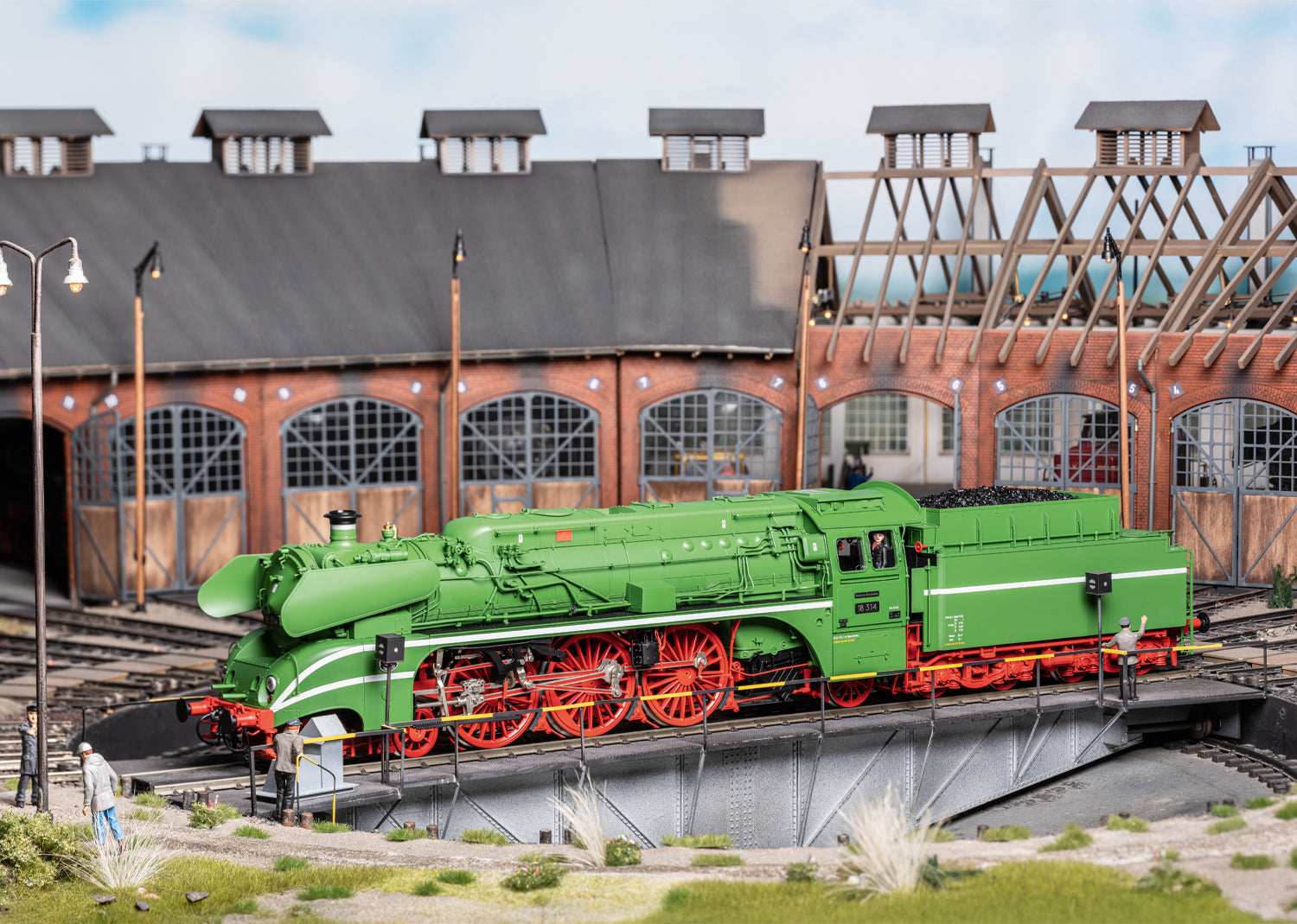 Marklin 55128 1 DR Class 18 Steam Locomotive MFX Digital Sound