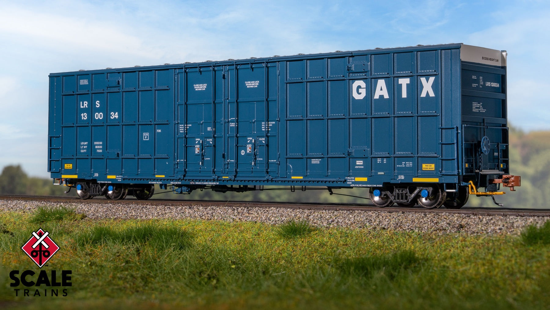 ScaleTrains SXT41005 Rivet Counter HO Scale Trinity 60' 7500 8' Double-Plug-Door High-Cube Boxcar, GATX/English Door Data/Conspicuity Stripes/LRS 130034