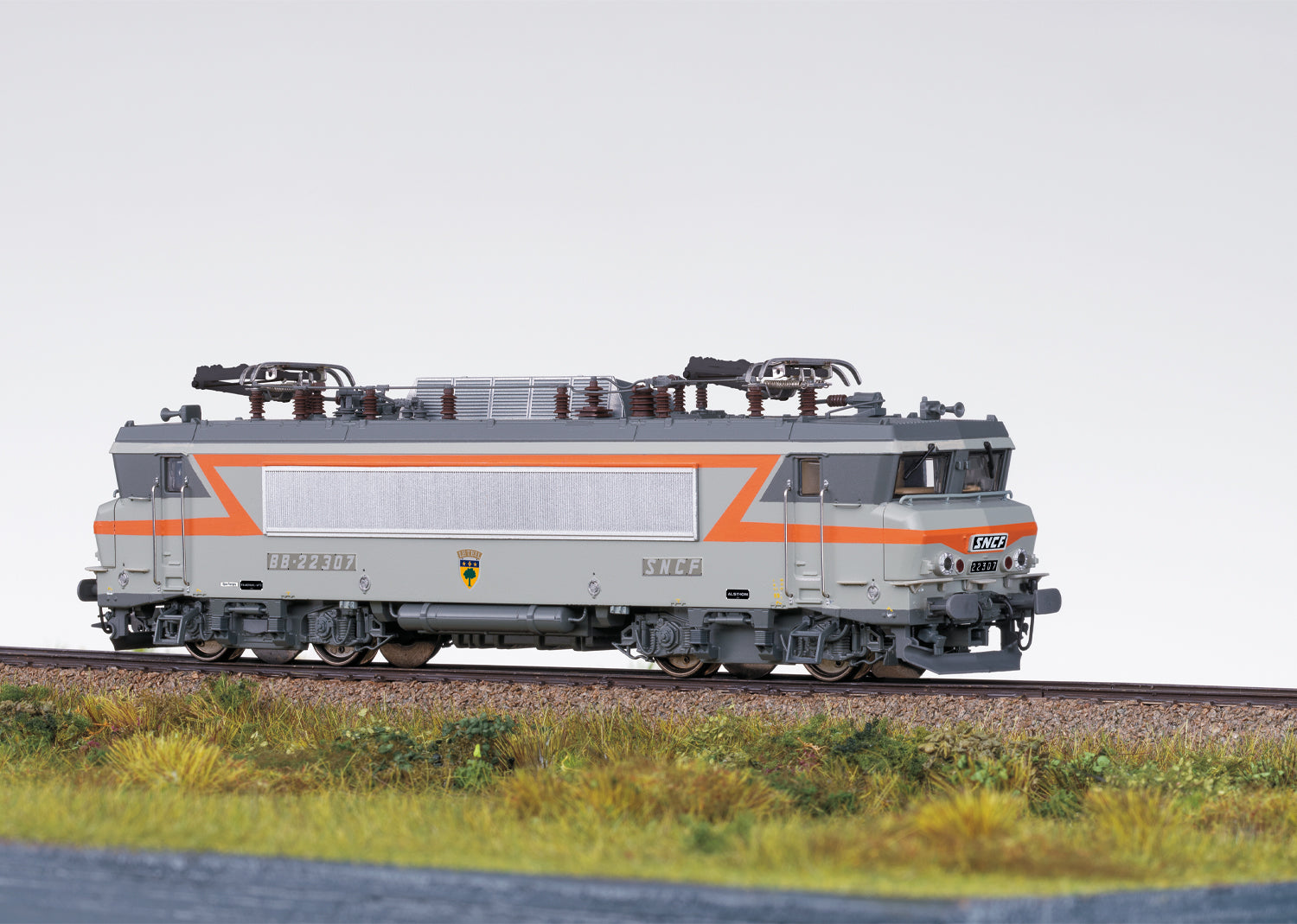 Trix 25163 HO SNCF Class BB 22200 Electric Locomotive MFX DCC/Sound