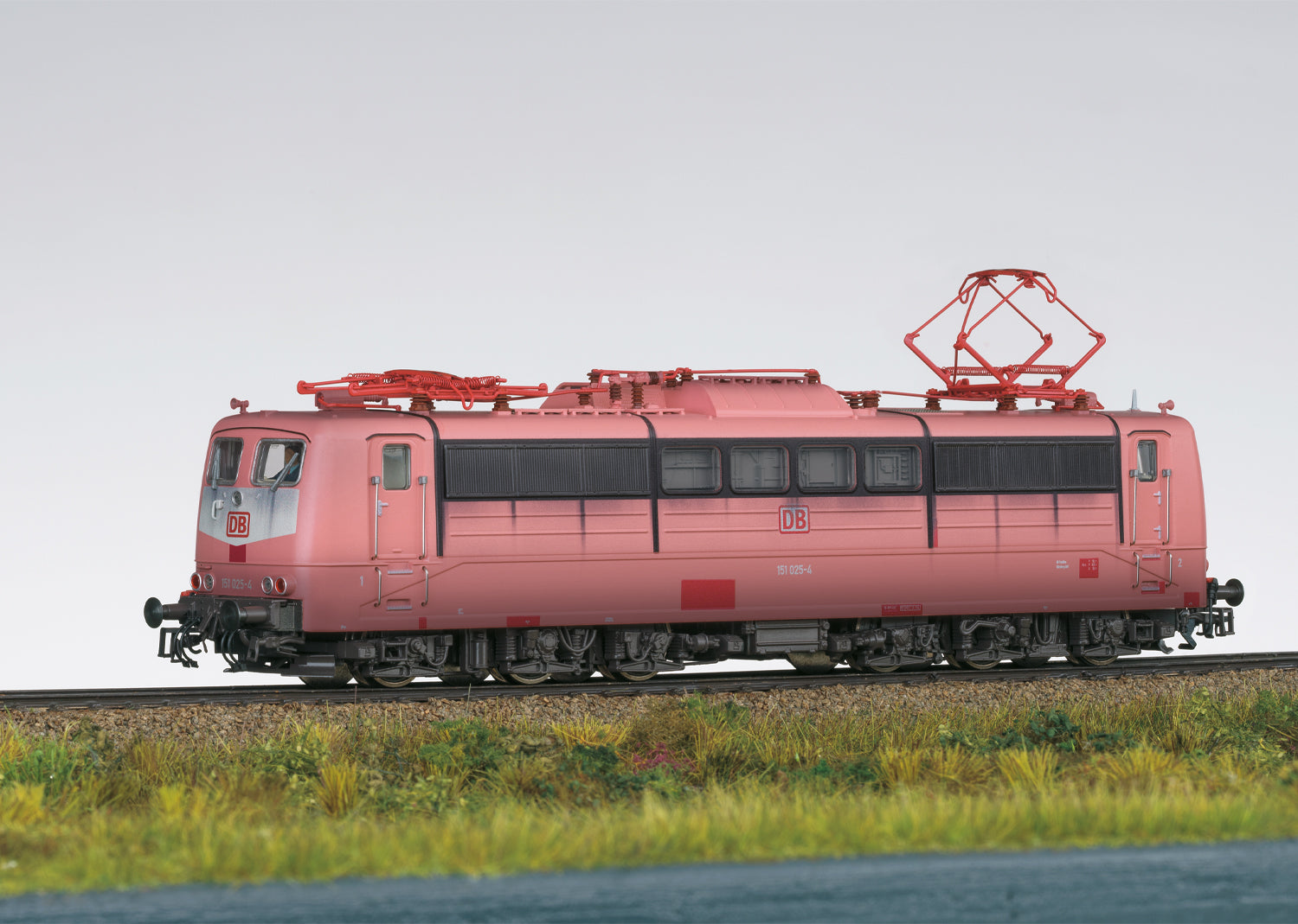 Trix 25655 HO Class 151 Electric Locomotive MFX DCC/Sound